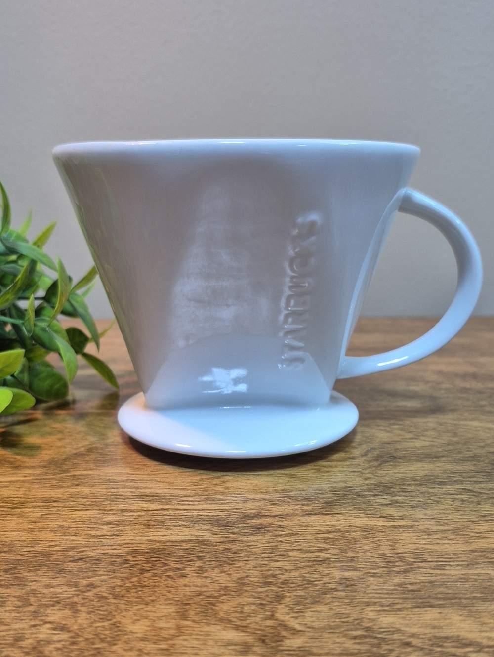 STARBUCKS White Ceramic Pour Over Coffee #4 Filter Cone Brewer Coffeemaker